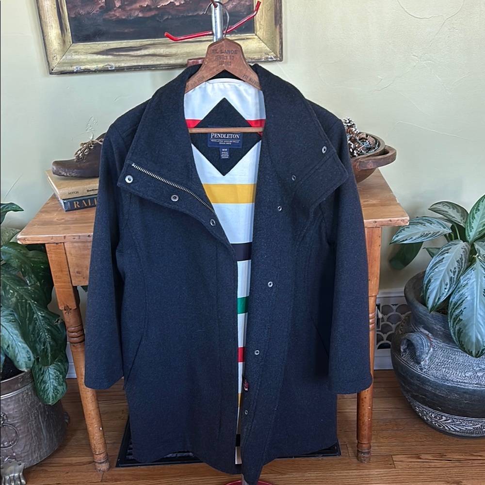 Pendleton Glacier Striped Dark Grey Wool Coat Euc - image 1